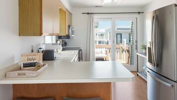 Réfrigérateur, lave-vaisselle