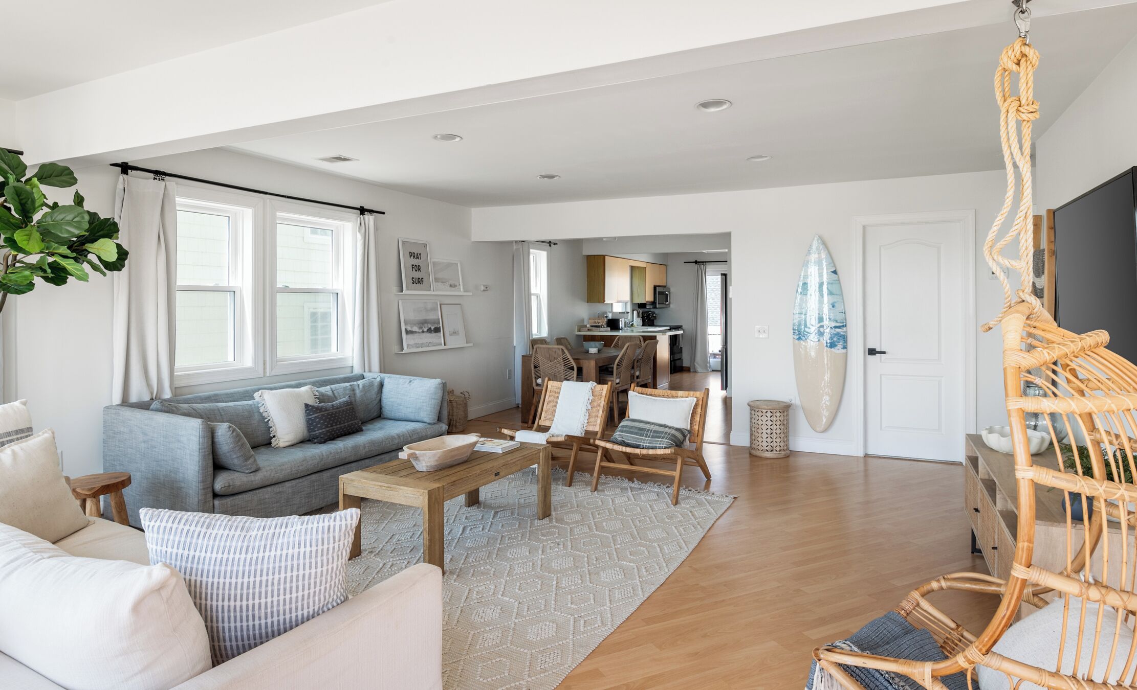 TV, Netflix, Hulu, streaming services