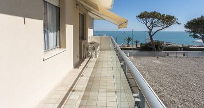 M340 - Marcelli, cozy three-room apartment facing the sea with balcony