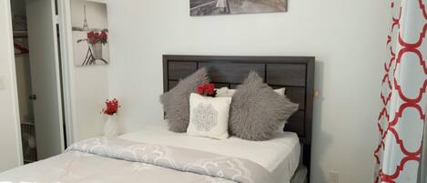 1 soverom, strykejern/-brett, wi-fi og sengetøy