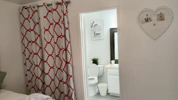 Toalhas de banho, papel higiênico