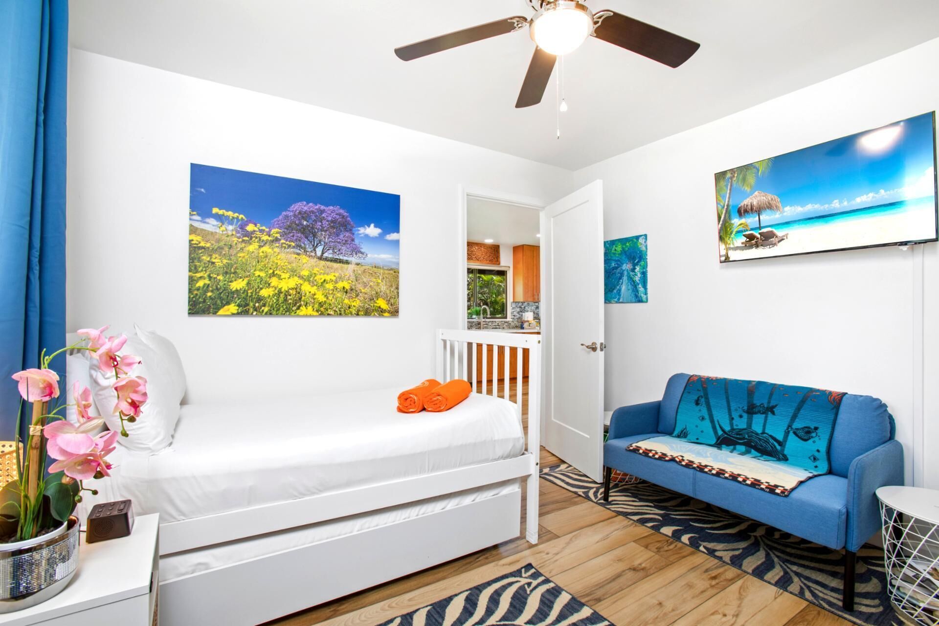 2 habitaciones, tabla de planchar con plancha y cunas gratuitas 