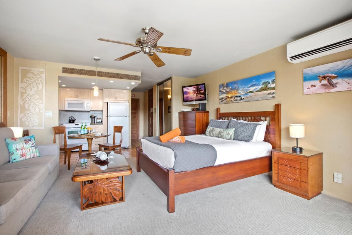 Condo (0 Bedroom) | 1 bedroom, individually decorated, individually furnished