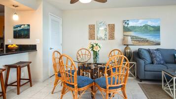 Condo (3 Bedrooms) | Dining