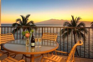 Condo (2 Bedrooms) | Front of property