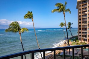 View from room - Valley Isle Resort by KBM (Lahaina)