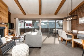開放式客房 (3 Bedrooms) | 用餐區