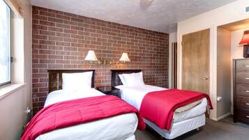 Studio (3 Bedrooms) | 3 phòng ngủ, trang trí khác biệt