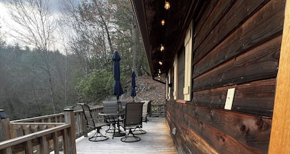 Charming 3-bedroom cabin in Laurel Springs