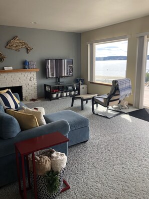 Smart-tv, videospelletjes, een dvd-speler en een filmbibliotheek