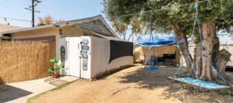 Great stay with games 35 min from Disneyland,universal studios,knotts berry farm