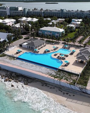An infinity pool - Bimini Bay, Bahamas, Good Vibes Condo 2BR/2 Sleep6 (Bimini)
