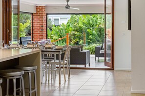 Dining - St Tropez - Tranquil Blairgowrie Escape (Blairgowrie)