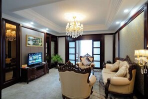 Sengetøy av topp kvalitet, safe på rommet og individuelt dekorert