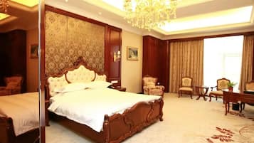 Deluxe Room, 1 King Bed, Lakeside | Premium bedding, in-room safe, individually decorated