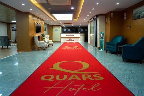 Quars Garden Hotel