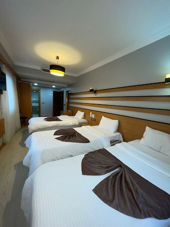 Standard Triple Room | Egyptian cotton sheets, premium bedding, desk, laptop workspace