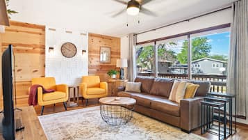 Smart TV, fireplace, books
