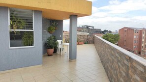 Outdoor dining - SantaMaria Apartment (Bogotá)