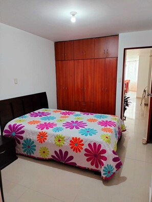 2 quartos, Wi-Fi de cortesia, roupa de cama