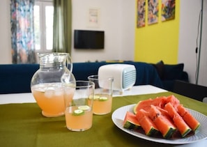 Alimentos y bebidas