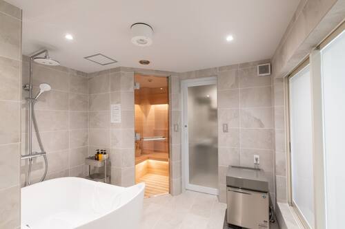 House | Bathroom