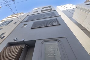 Exterior - ONE WORLD Sakaisuji Hommachi (Osaka)