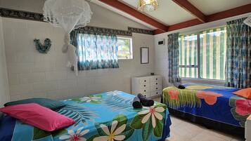 3 bedrooms, in-room safe, iron/ironing board, WiFi