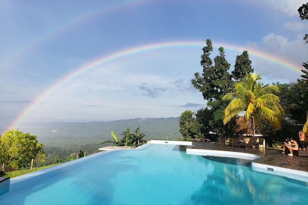 AuĂenpool, LiegestĂŒhle