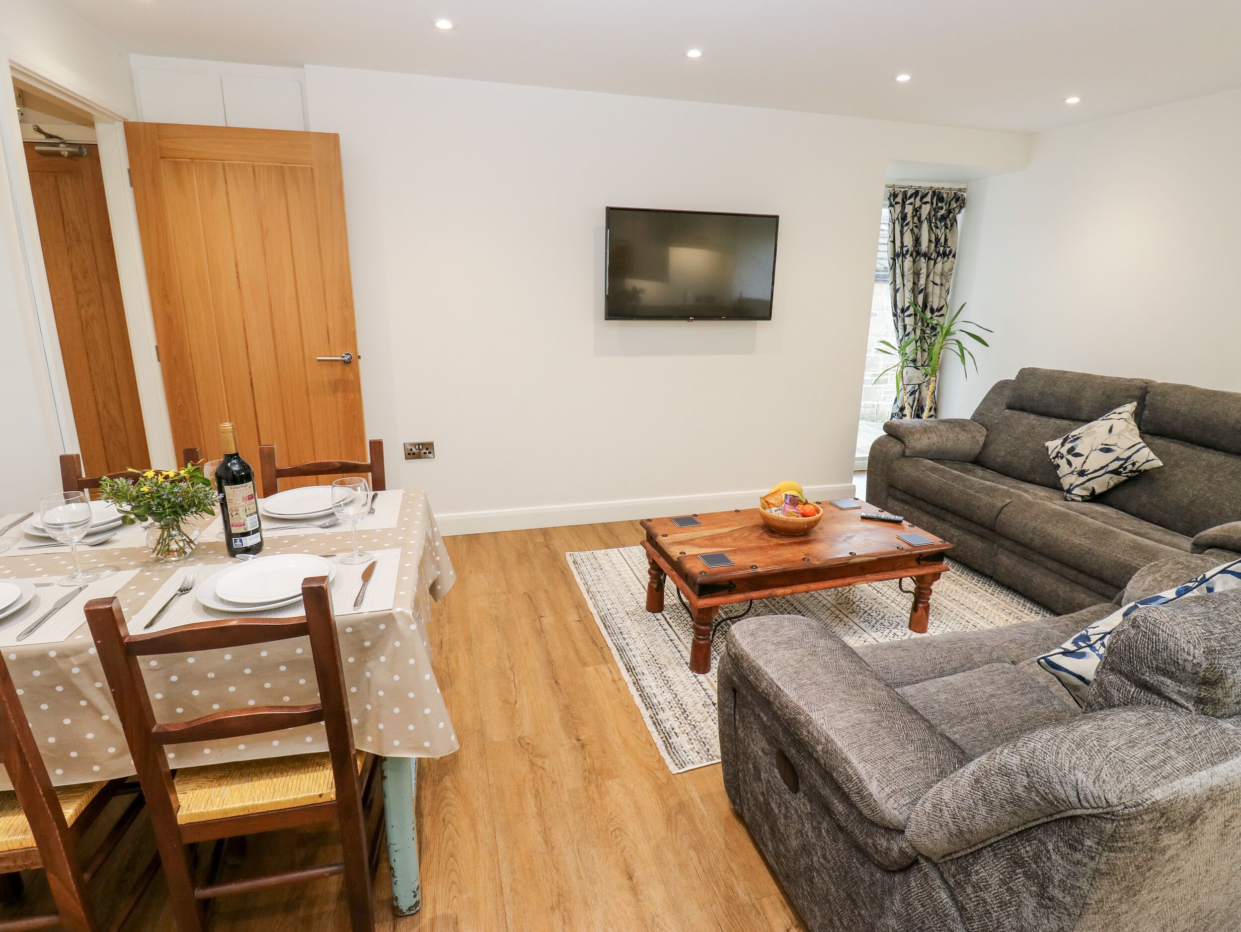 2 Barn Cottages, Family Friendly, With A Garden In Norwood Green - Bradford