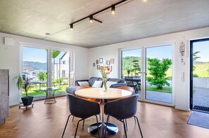 Interior - Holiday Apartment "Casa Ka Sol" with Lake View, Private Terrace and Wi-Fi (Bodman-Ludwigshafen)