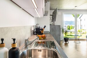 Refrigerador, horno, placa de cocina, lavavajillas