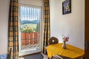 Interior - Holiday Apartment "Waldesruh" near Slopes with Balcony & Wi-Fi (Titisee-Neustadt)