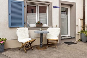 Terrace/patio - Holiday Apartment "Schmid Am See" with Wi-Fi (Gaienhofen)