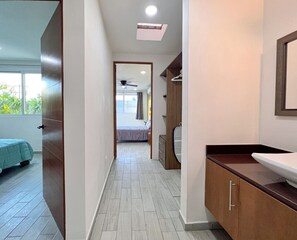 4 多间卧室、熨斗/熨衣板、免费 WiFi、床单