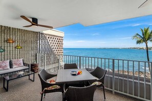 Outdoor dining - Renovated ~ Super Clean~Ocean Front! Whale & Dolphin watching from the lanai. (Kailua-Kona)