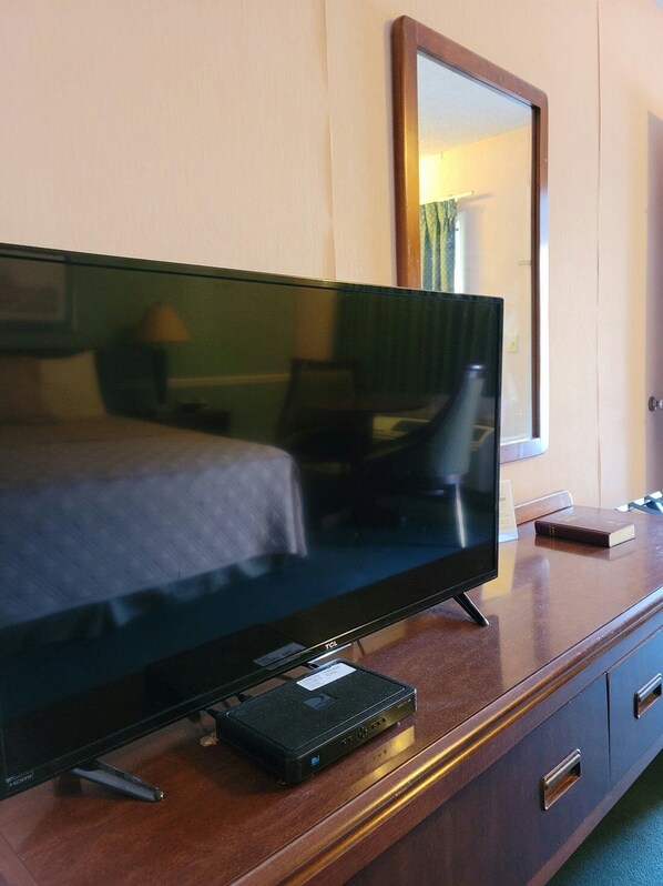 36-inch LED TV with satellite channels, TV - WINDTREE INN (Grove Hill)