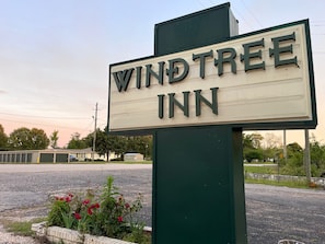 Front of property - WINDTREE INN (Grove Hill)