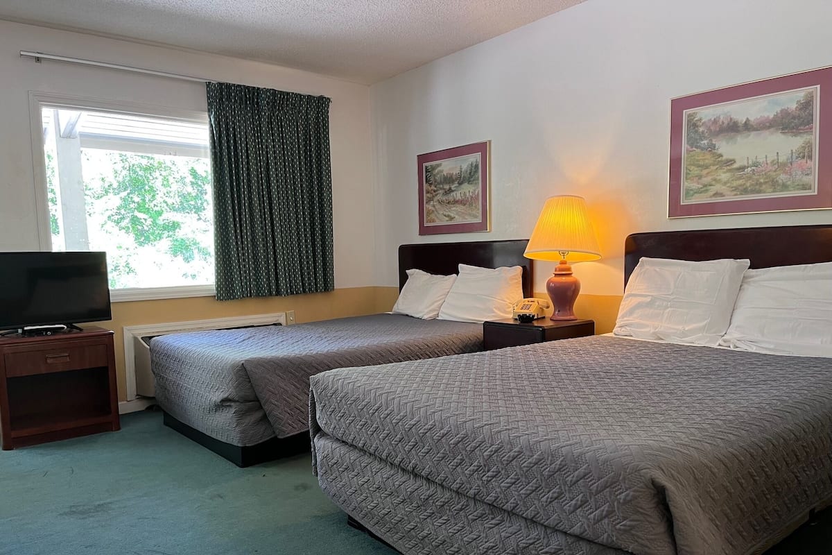 Standard Double Room, 2 Queen Beds, Smoking