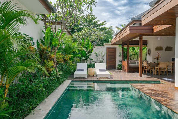 Villa básica, 1 cama King size | Alberca | Alberca al aire libre 