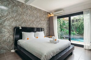Basic Villa, 2 Queen Beds | 2 bedrooms, laptop workspace, bed sheets - Villa Roma (Seminyak)