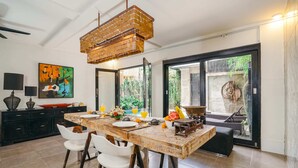เบสิกวิลล่า, เตียงควีนไซส์ 2 เตียง | ร้านอาหาร