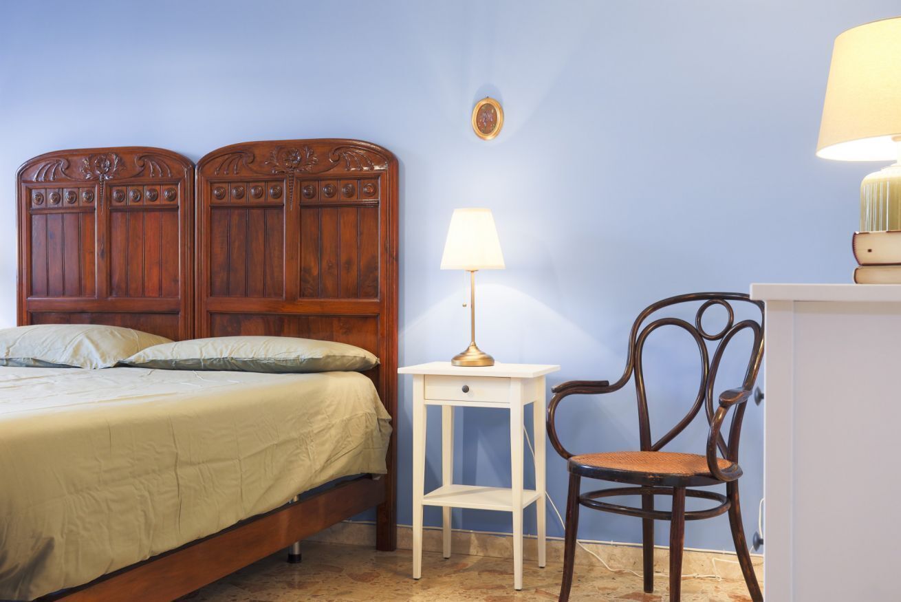 1 habitación, tabla de planchar con plancha, wifi y ropa de cama 