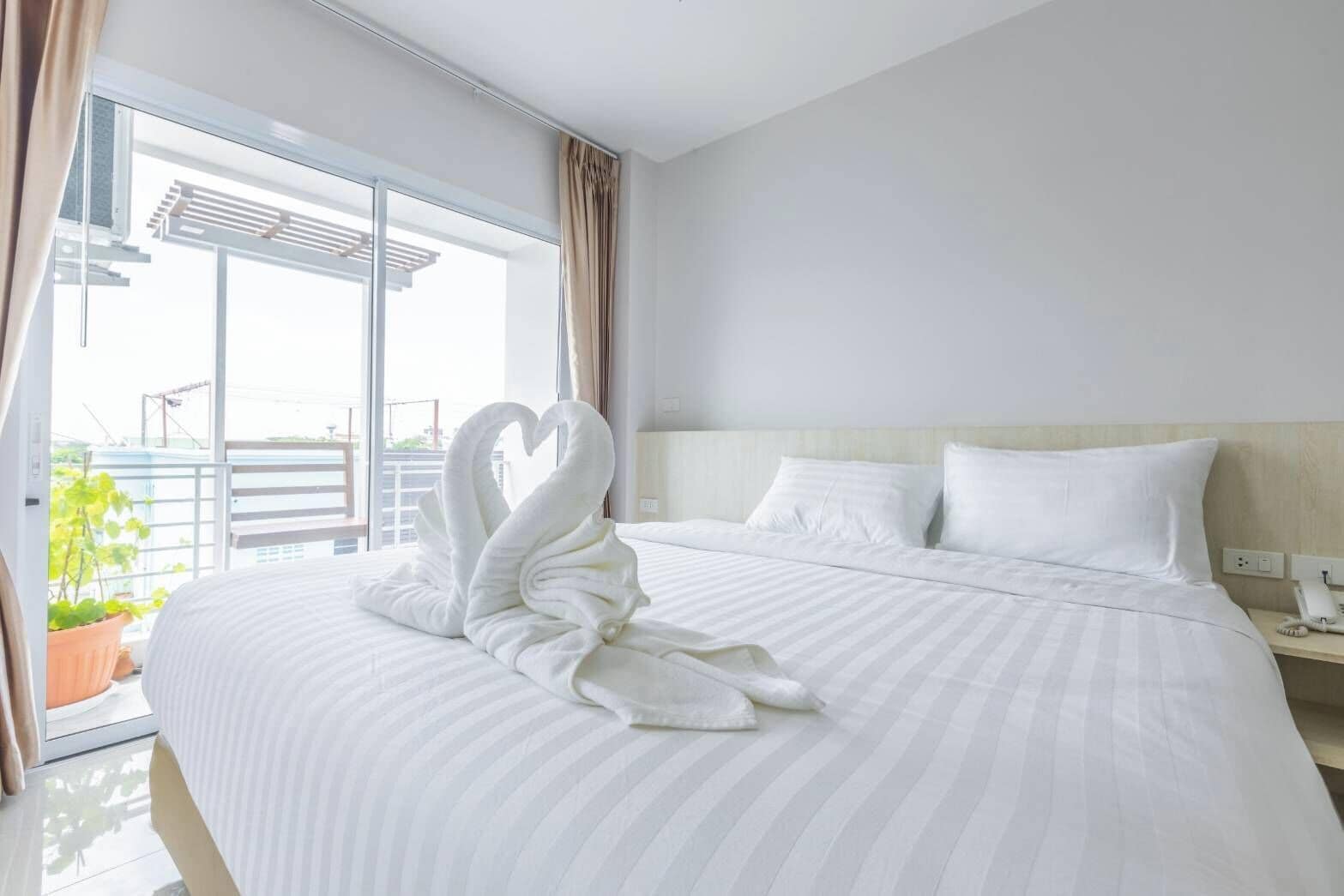 Deluxe Room, 1 King Bed