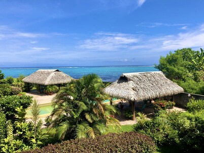 Luxury seaside apartment, private access to beach and lagoon, pool