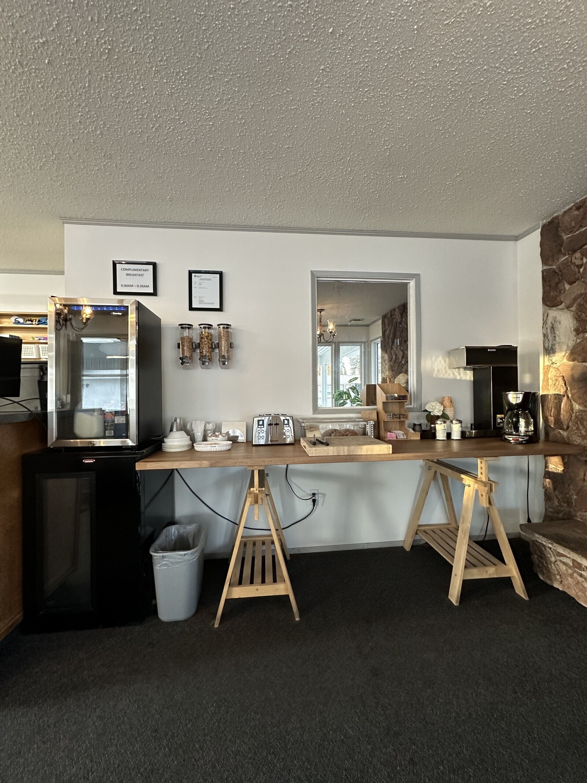 含每日自助早餐