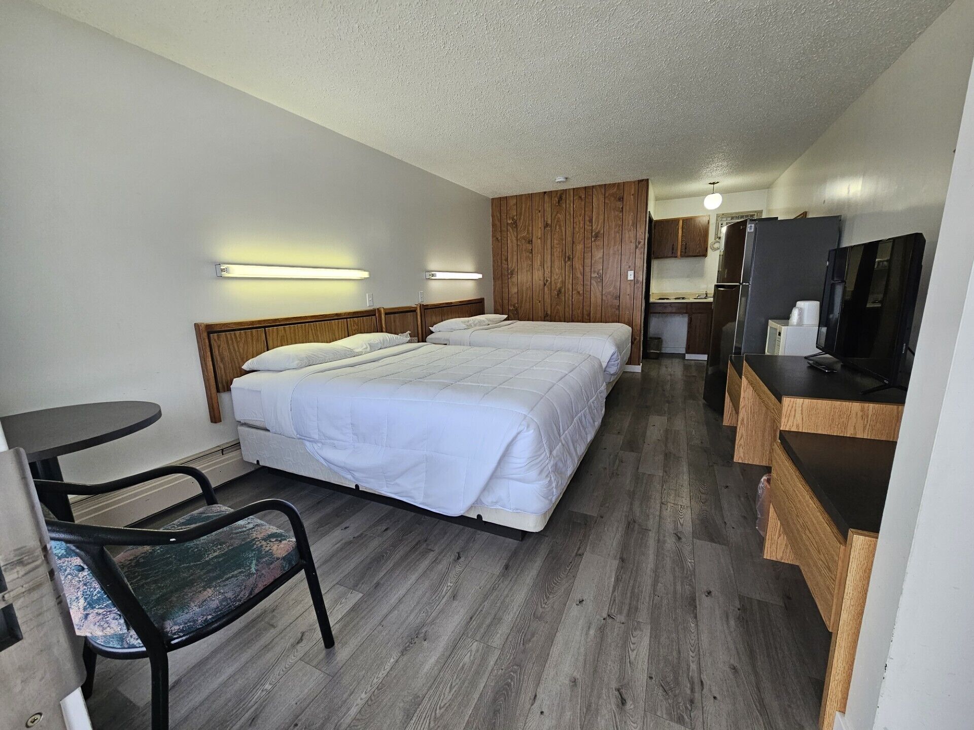 Deluxe Room, 2 Queen Beds, Non Smoking | Desk, free WiFi, bed sheets