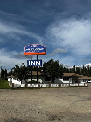 Exterior - Howard Johnson by Wyndham Edson (Edson)