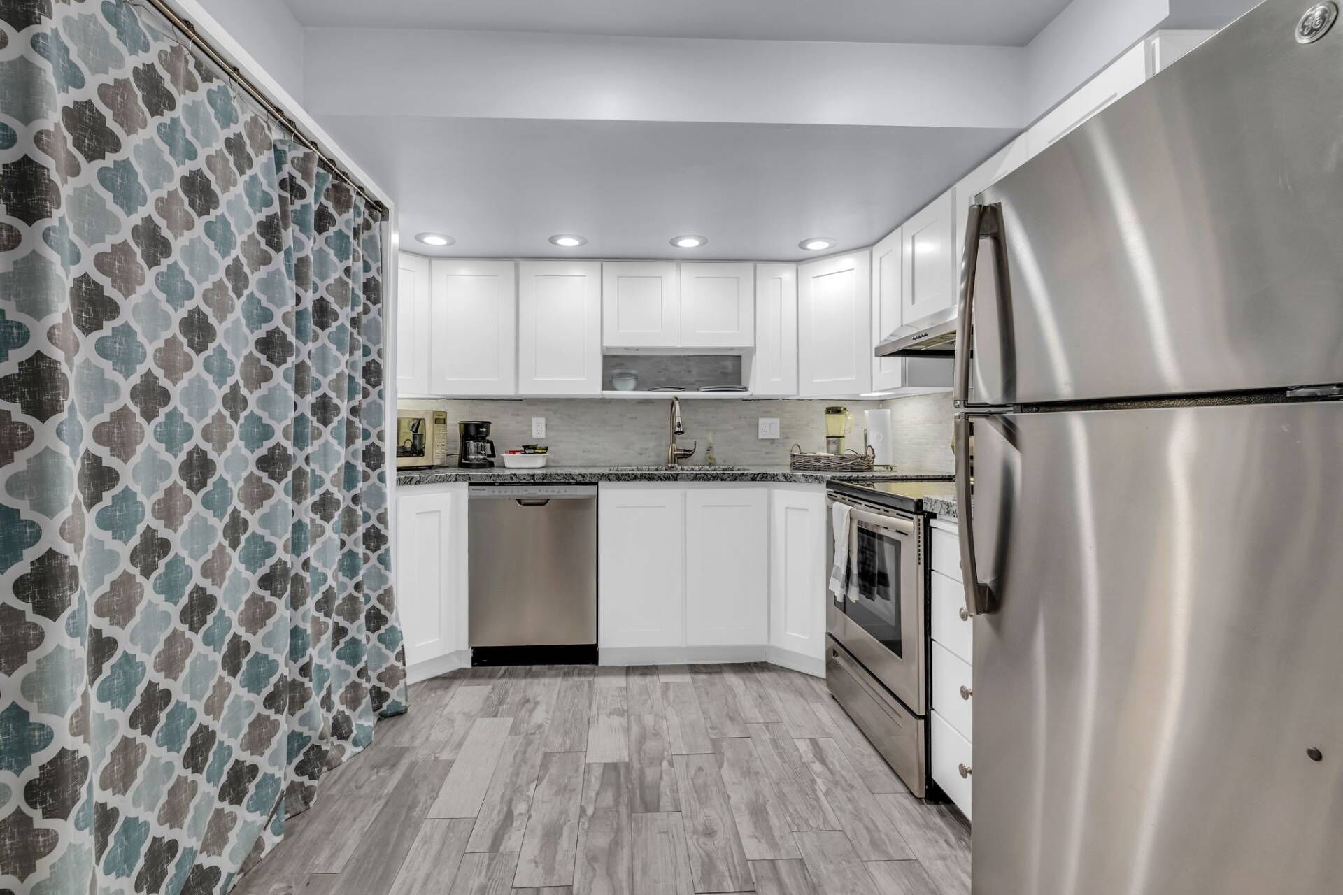 Fridge, dishwasher, toaster