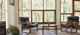 A bright spacious private timber cabin, on a beautiful 11acre off-grid property!